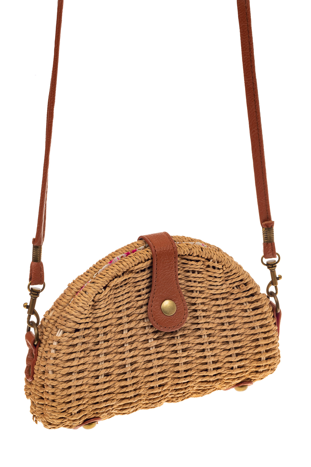 На фото 1 - Плетеная сумка из соломы с фермуаром, цвет крафт