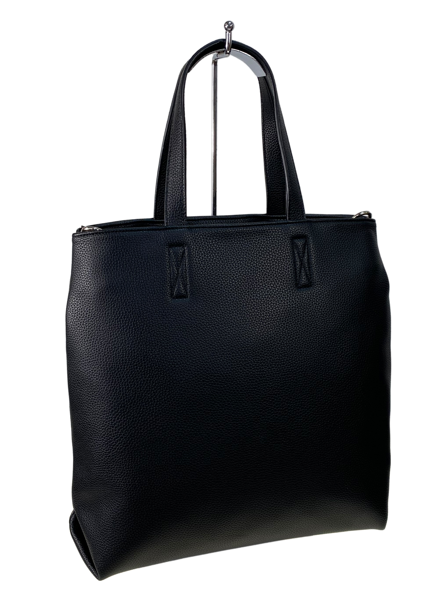 На фото 1 - Женская сумка из искусственной кожи цвет черный