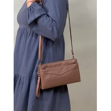 На фото 1 - Женская сумка-клатч из мягкой искусственной кожи, цвет пудра