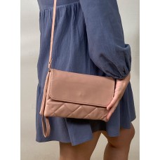 На фото 1 - Женская сумка-клатч из мягкой искусственной кожи, цвет розовый