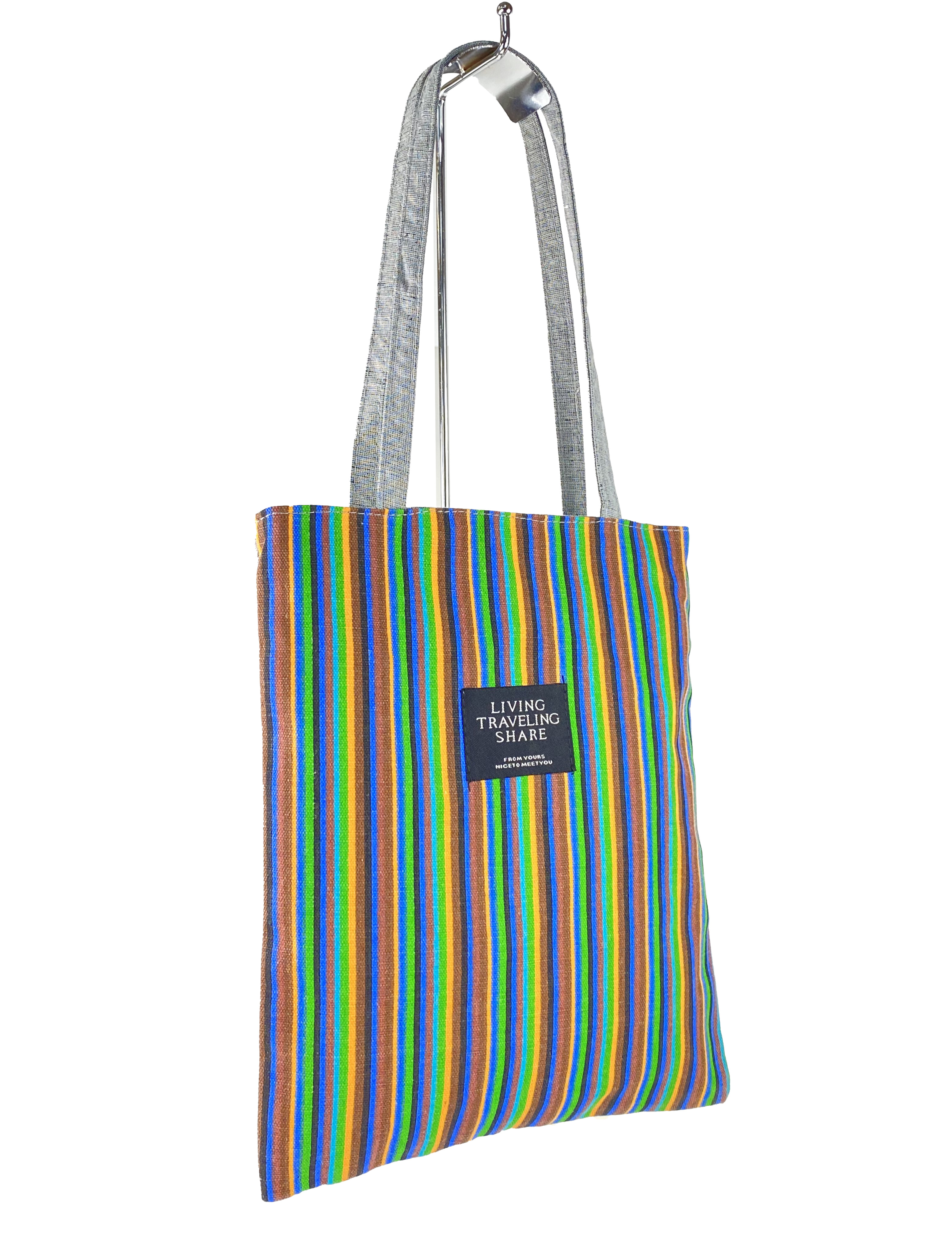 На фото 1 - Женская летняя сумка-шоппер из текстиля в полоску, разноцветная
