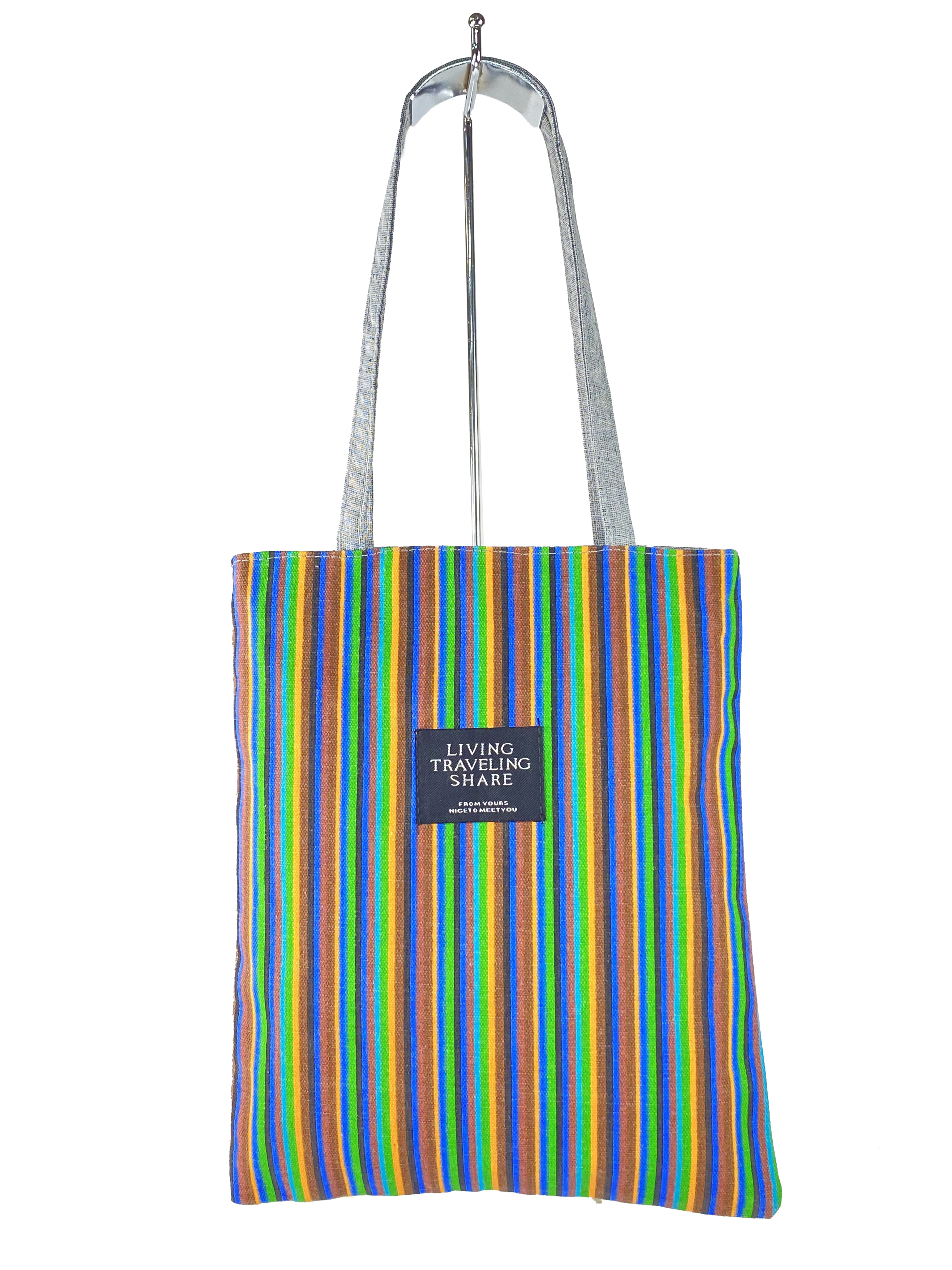На фото 2 - Женская летняя сумка-шоппер из текстиля в полоску, разноцветная