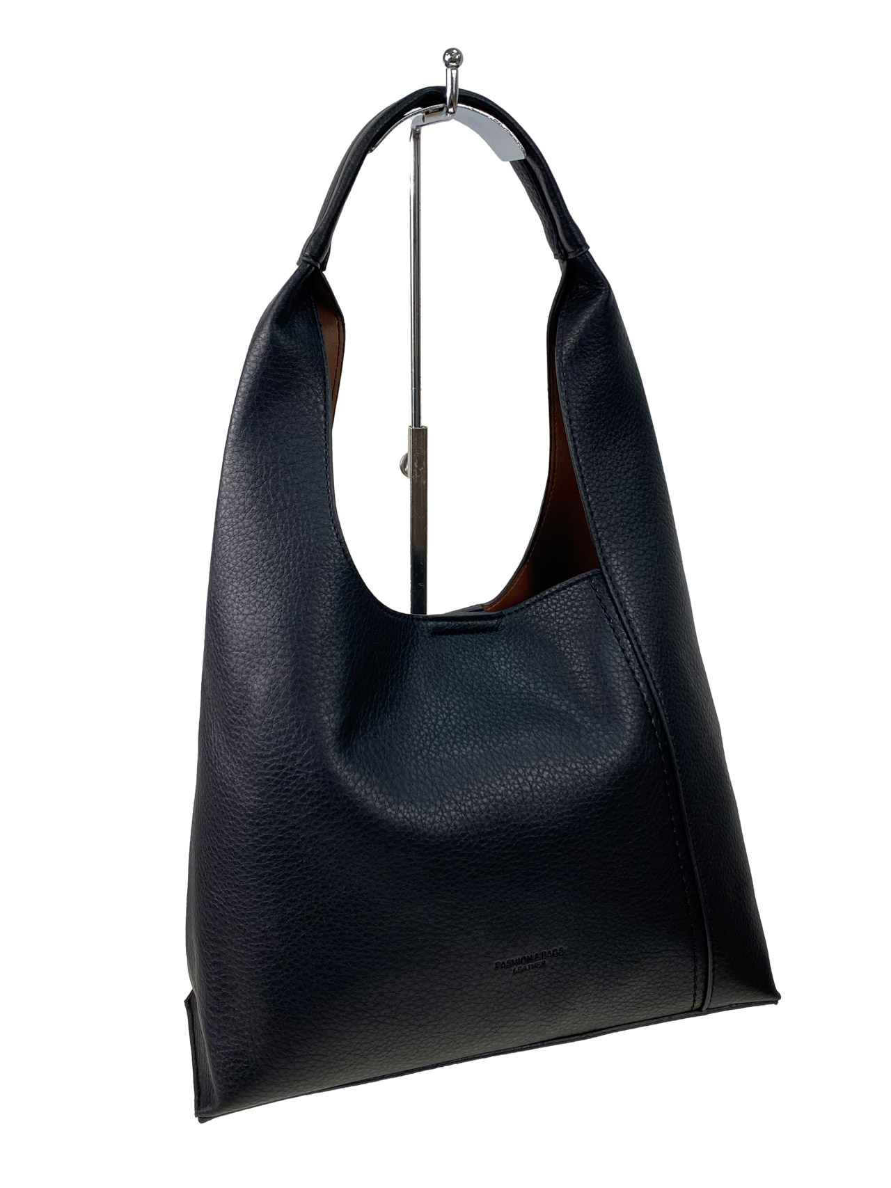 На фото 3 -  Женская сумка  из искусственной кожи, цвет черный
