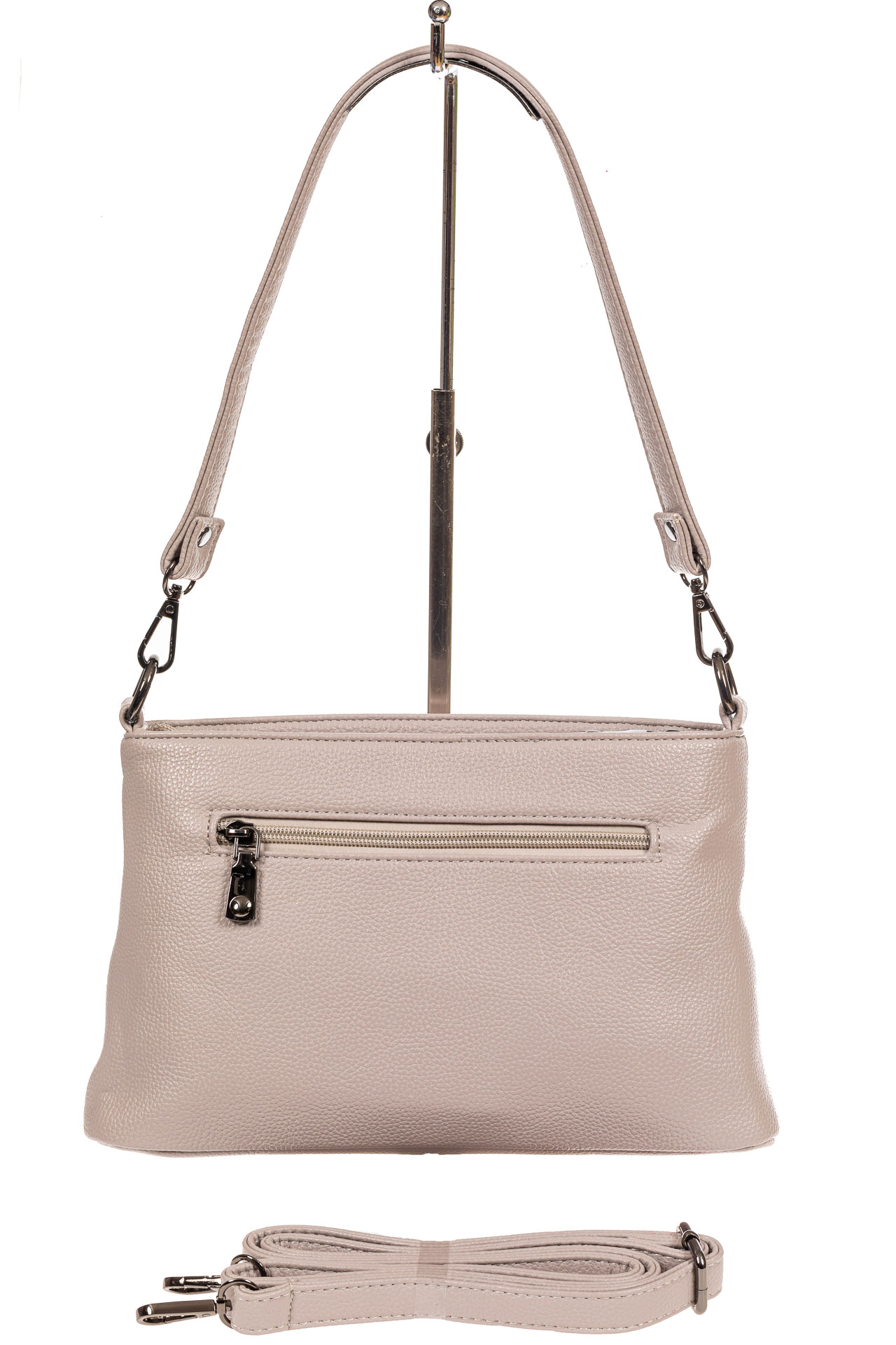 На фото 3 - Классическая женская сумка из фактурной искусственной кожи, цвет светло-серый