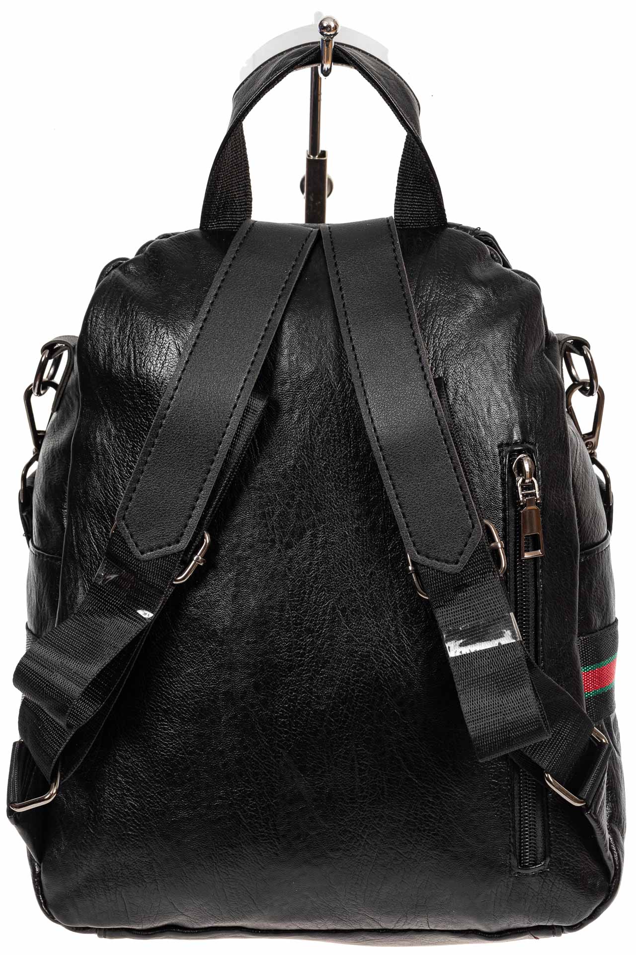 На фото 3 - Молодёжный рюкзак-трансформер из искусственной кожи, цвет чёрный