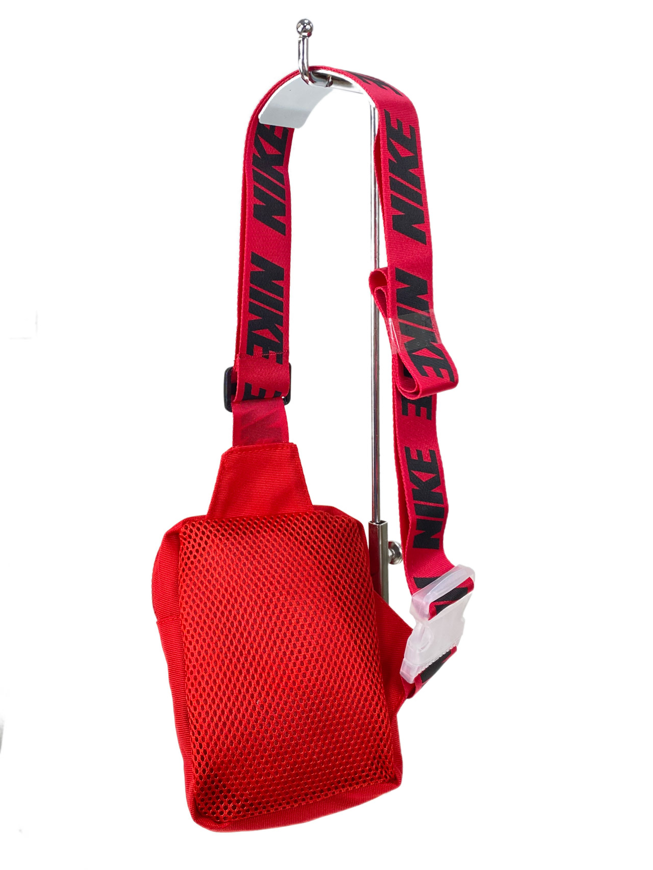 На фото 2 - Женская сумка слинг из текстиля, цвет красный
