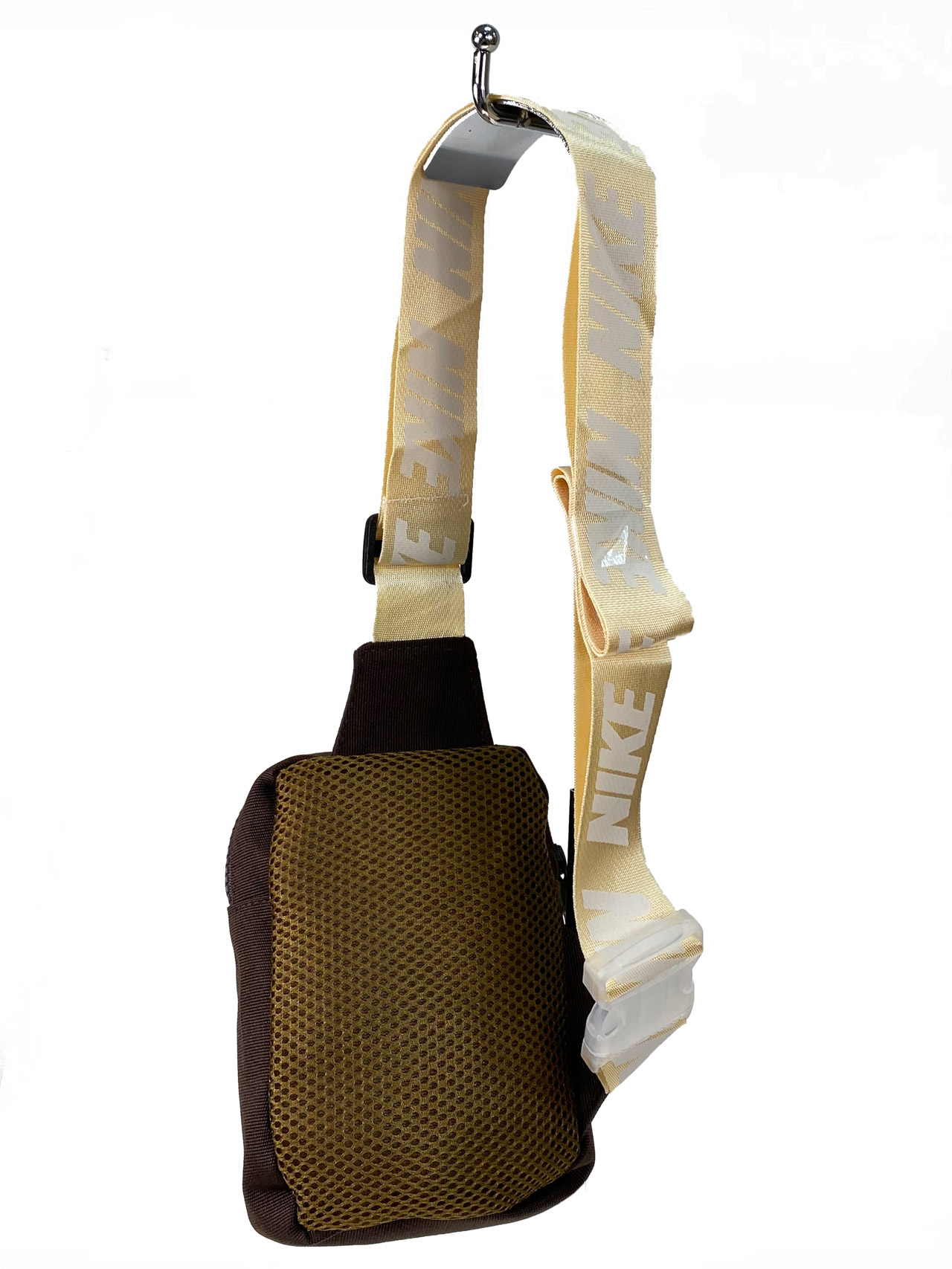 На фото 2 - Женская сумка слинг из текстиля, цвет шоколад