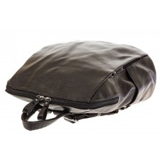 На фото 4 - Вместительный рюкзак из искусственной кожи черного цвета