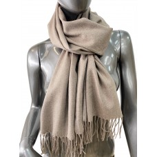 На фото 1 - Однотонный шарф-палантин из хлопка и бамбука, цвет коричневый
