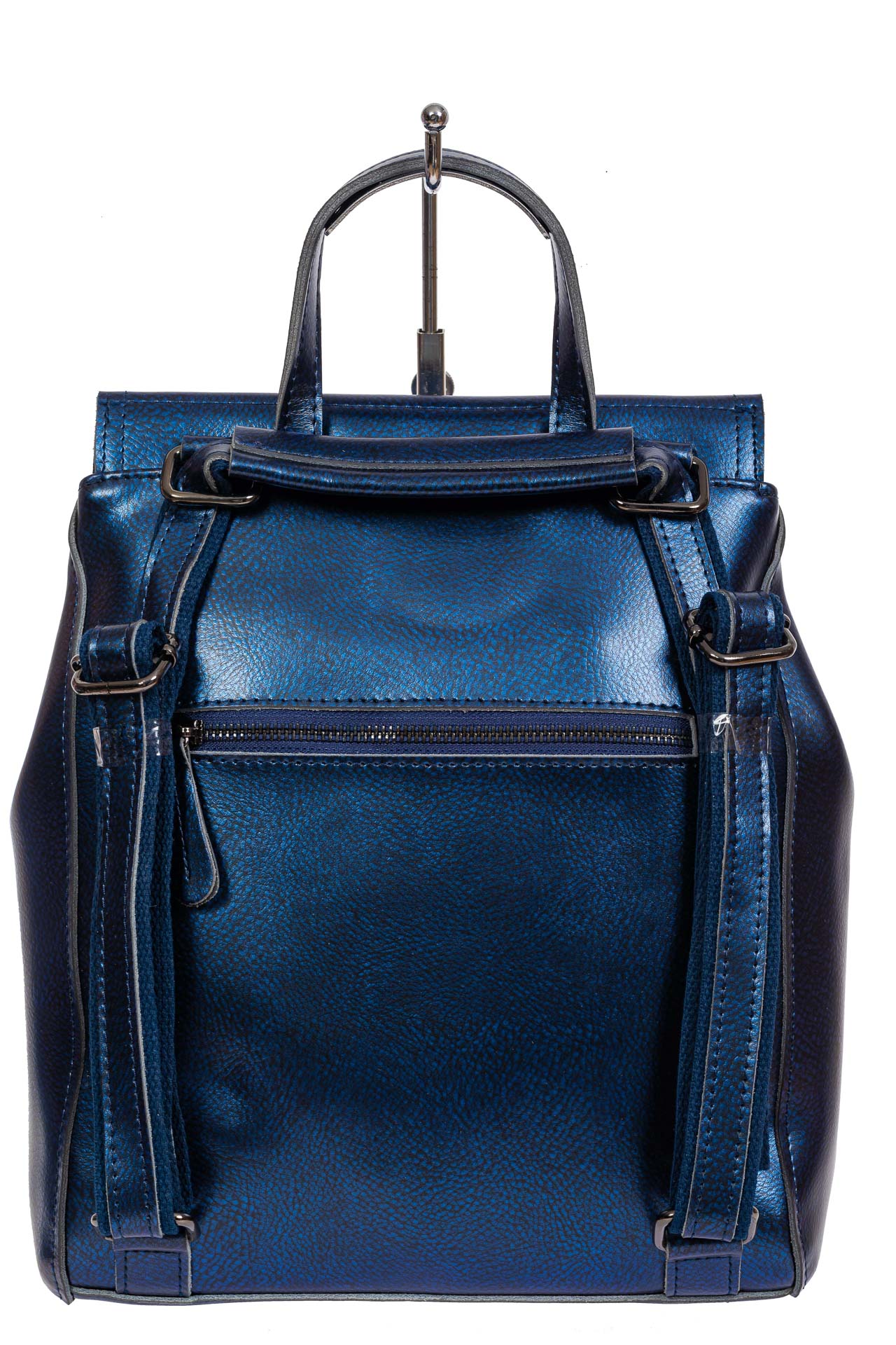 На фото 3 - Кожаный женский рюкзак-трансформер, цвет синий металлик