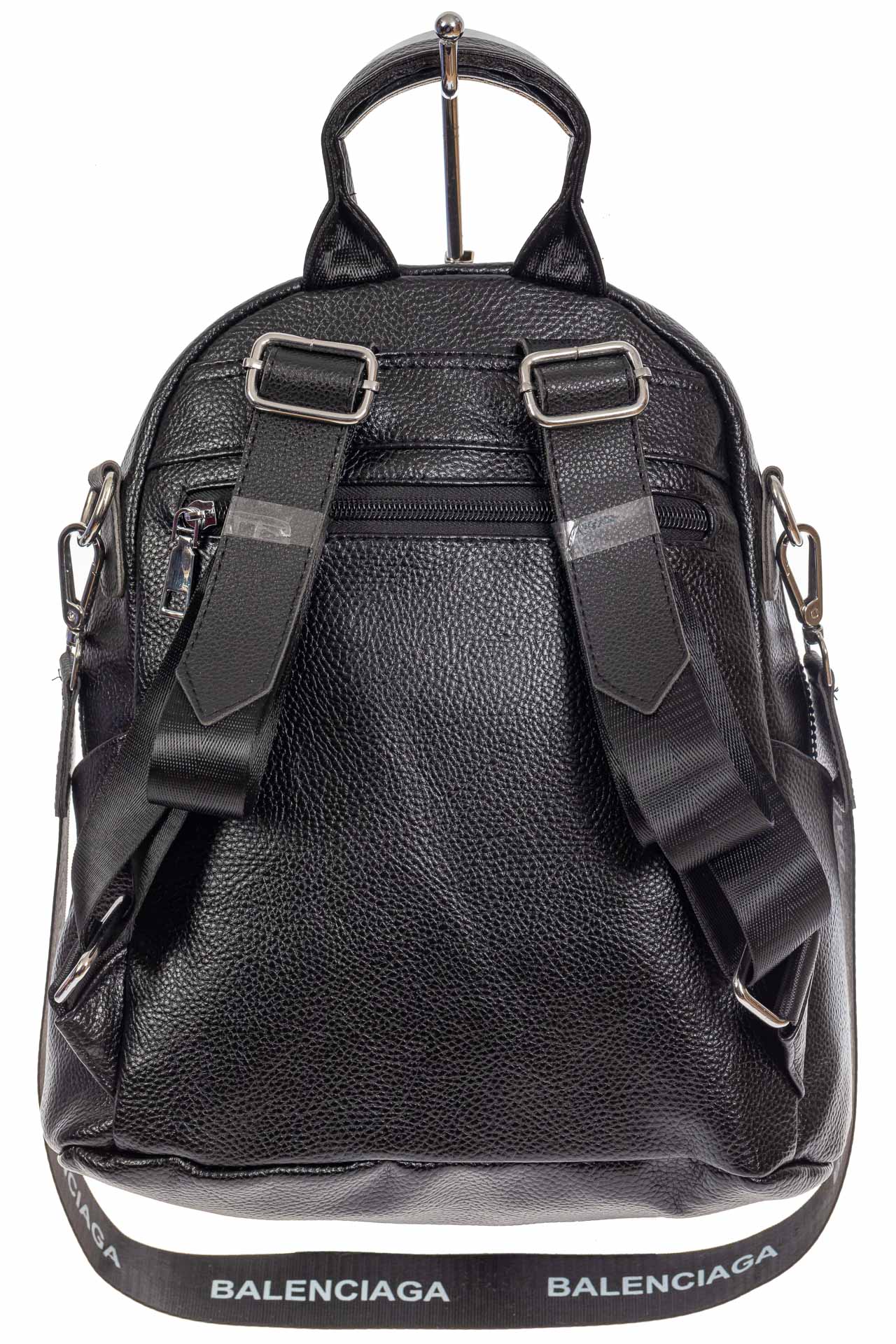 На фото 3 - Женский рюкзак-трансформер из фактурной искусственной кожи, цвет чёрный
