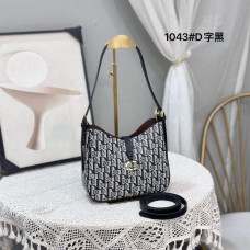 На фото 1 - Женская сумка из искусственной кожи мультицвет