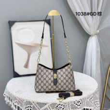 На фото 1 - Женская сумка из искусственной кожи мультицвет На фото 1 - Женская сумка из искусственной кожи мультицвет