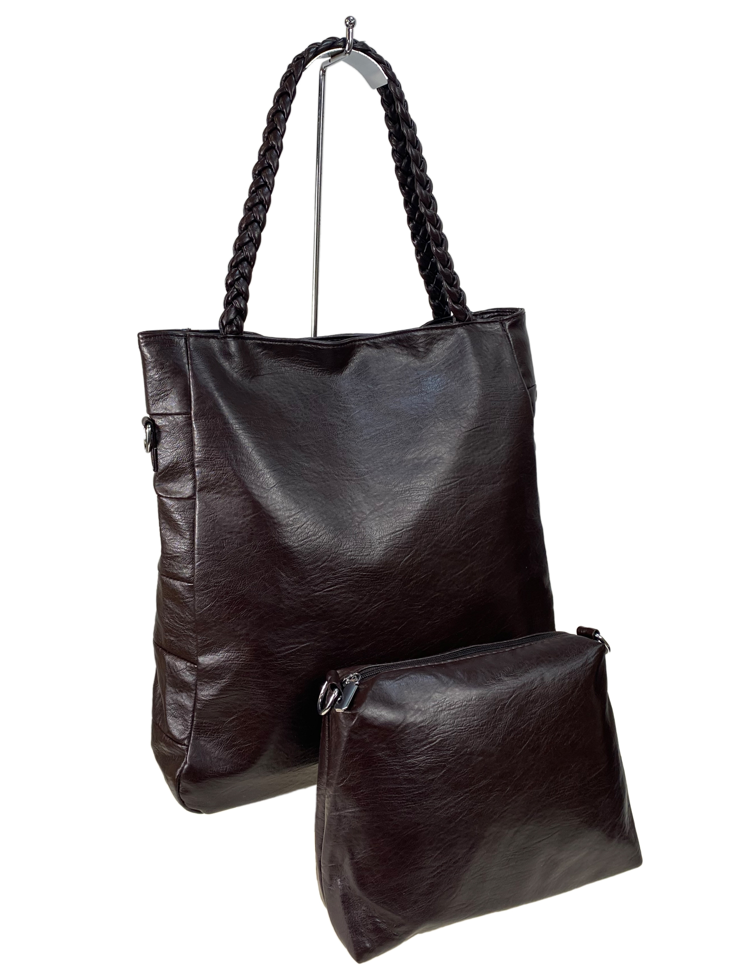 На фото 1 - Женская сумка из искусственной кожи цвет шоколад
