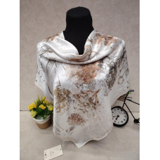 На фото 1 - Женский платок из шёлка, мультицвет