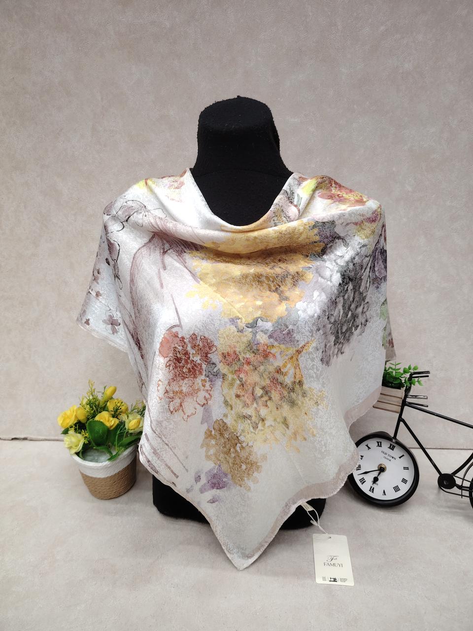 На фото 1 - Женский платок из шёлка, мультицвет