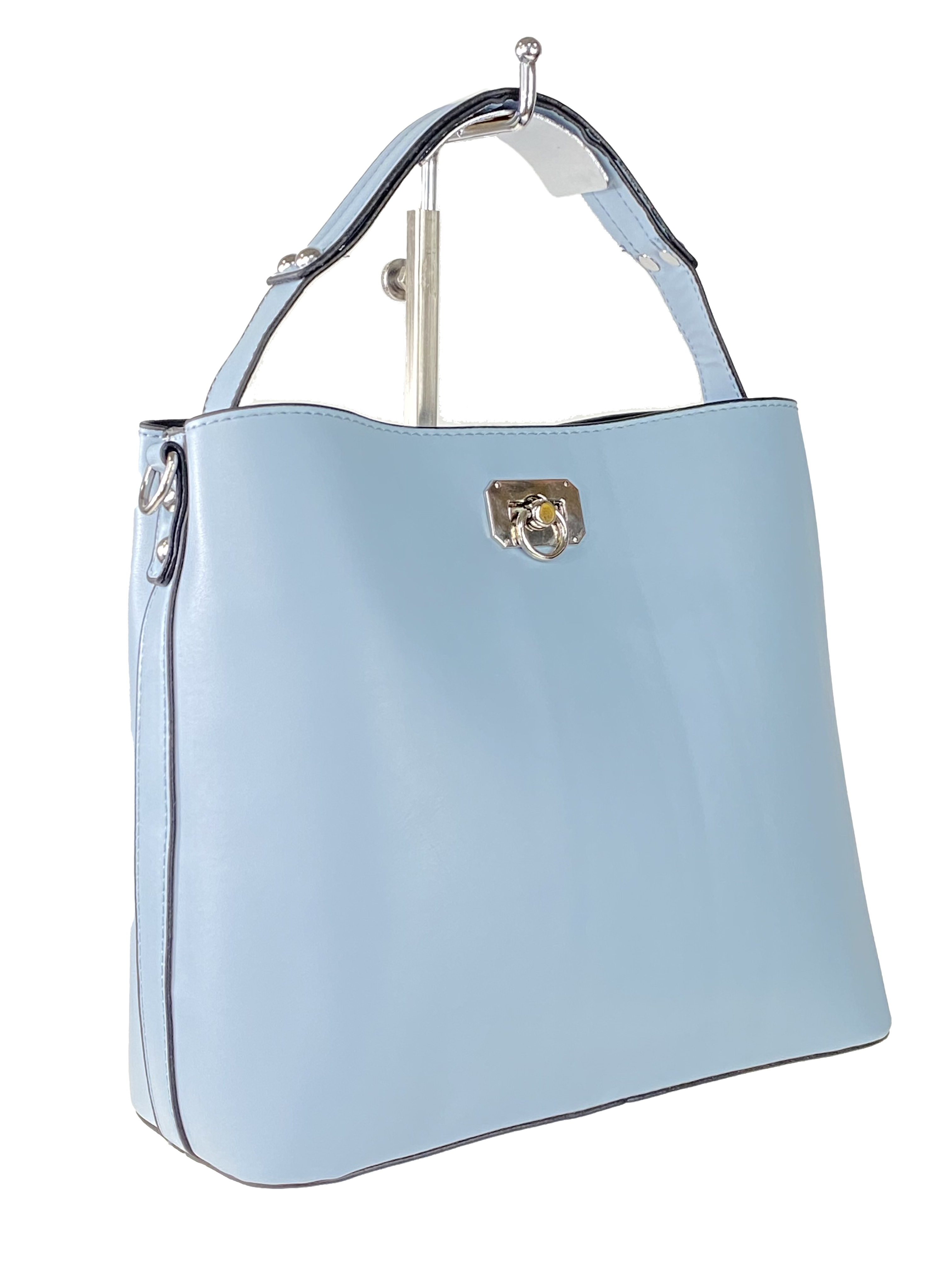 На фото 1 - Летняя женская сумка тоут из гладкой экокожи, цвет голубой