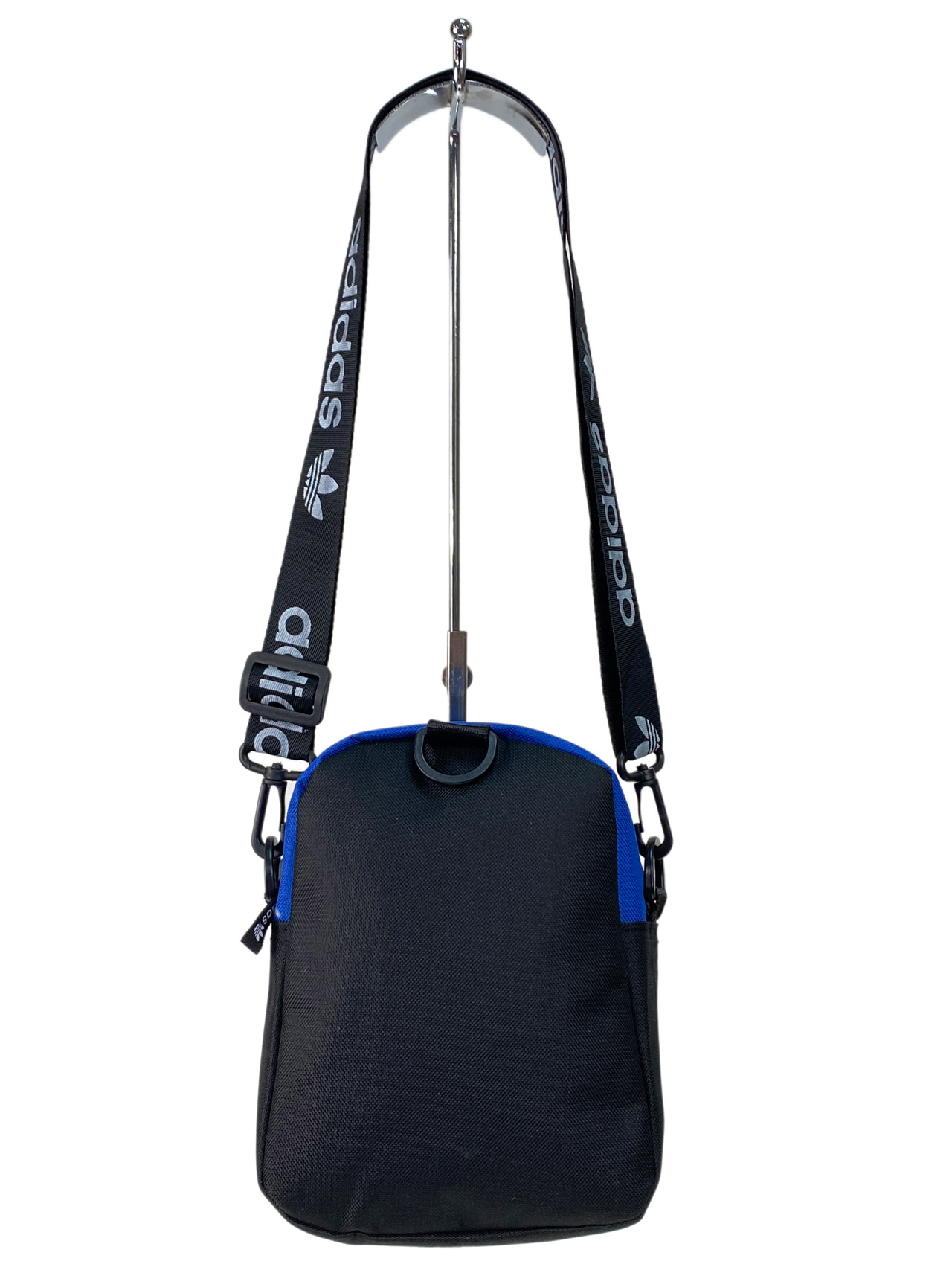 На фото 2 - Молодежная текстильная сумка, цвет черный с синим 