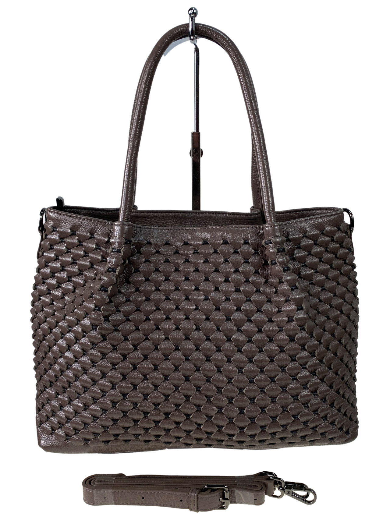 На фото 2 - Женская сумка  из натуральной кожи, цвет бежево серый