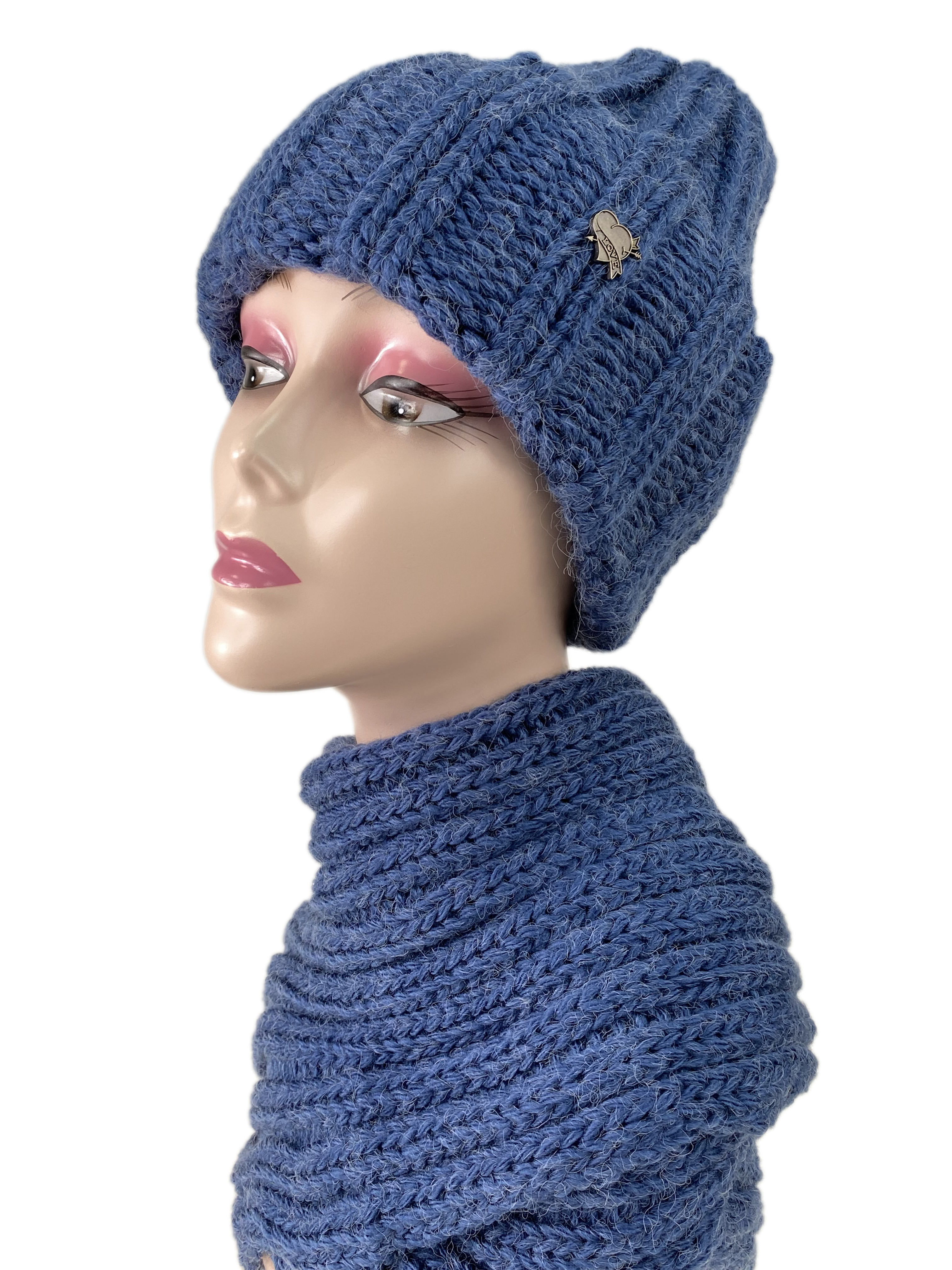 На фото 1 - Комплект шапка женская и снуд, цвет синий