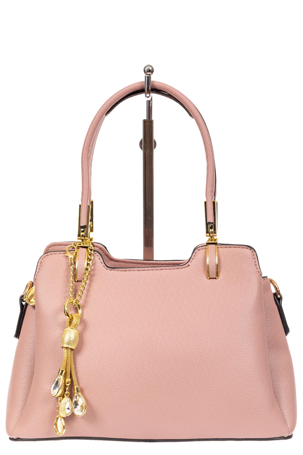 На фото 2 - Женская сумка-трапеция из экокожи с подвеской, цвет розовый