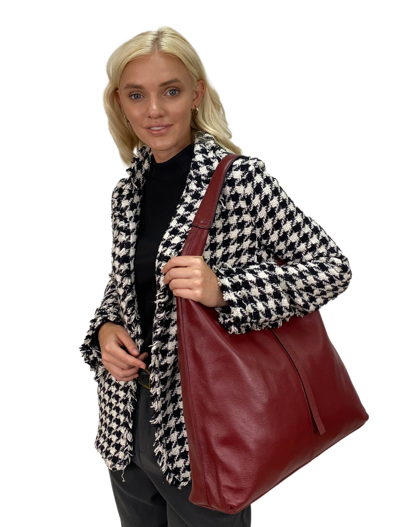 На фото 1 - Женская сумка шоппер из натуральной кожи, цвет бордовый