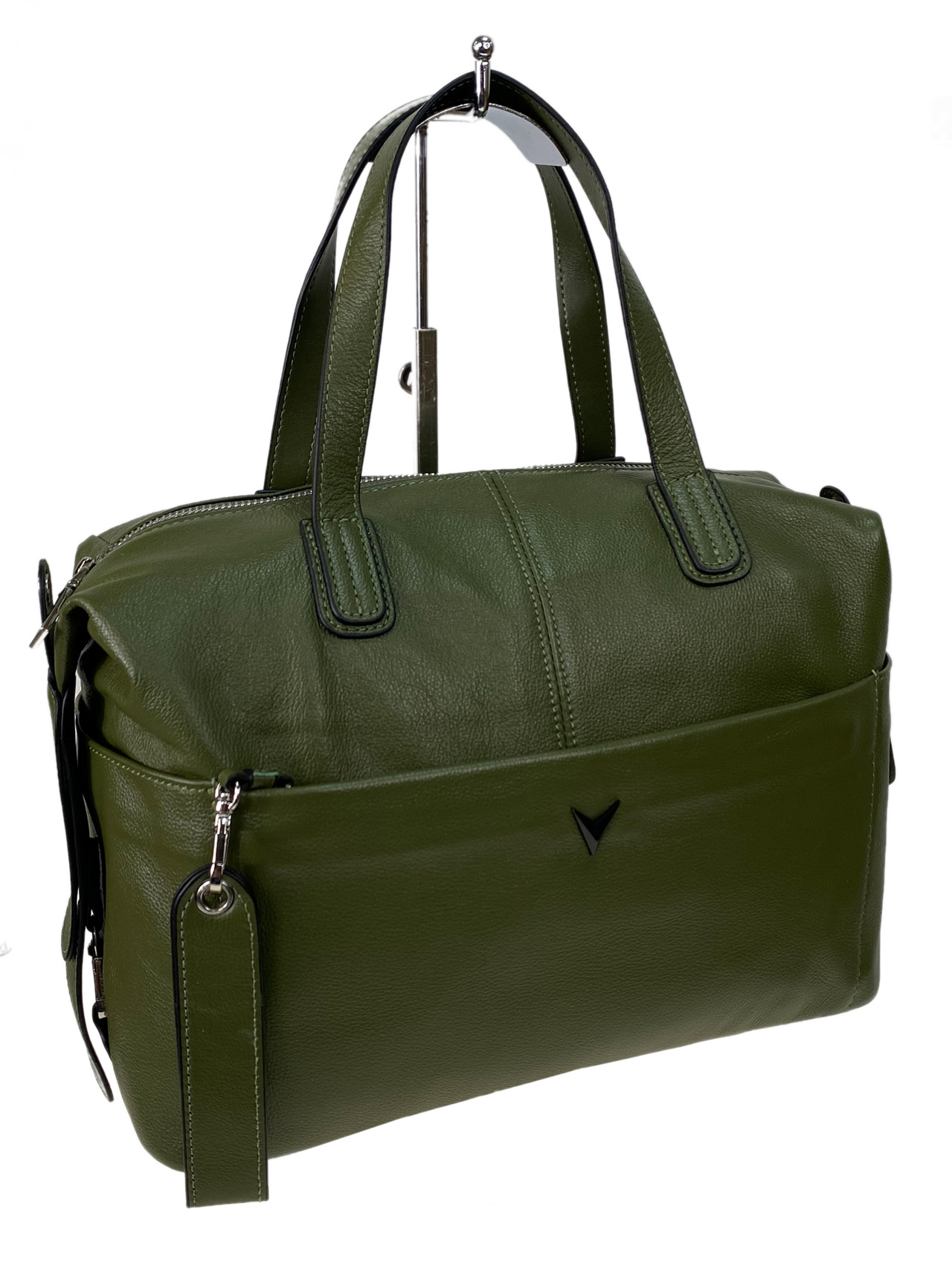 На фото 3 - Женская сумка уикендер из натуральной кожи, цвет зеленый