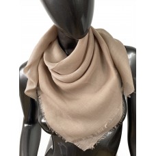 На фото 1 - Легкий однотонный платок-шарф с, цвет мультицвет