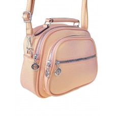 На фото 1 - Женская сумка-купол из фактурной экокожи, цвет пудровый