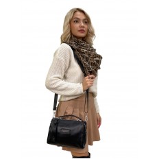 На фото 3 - Женская сумка кросс боди из натуральной кожи, цвет черный