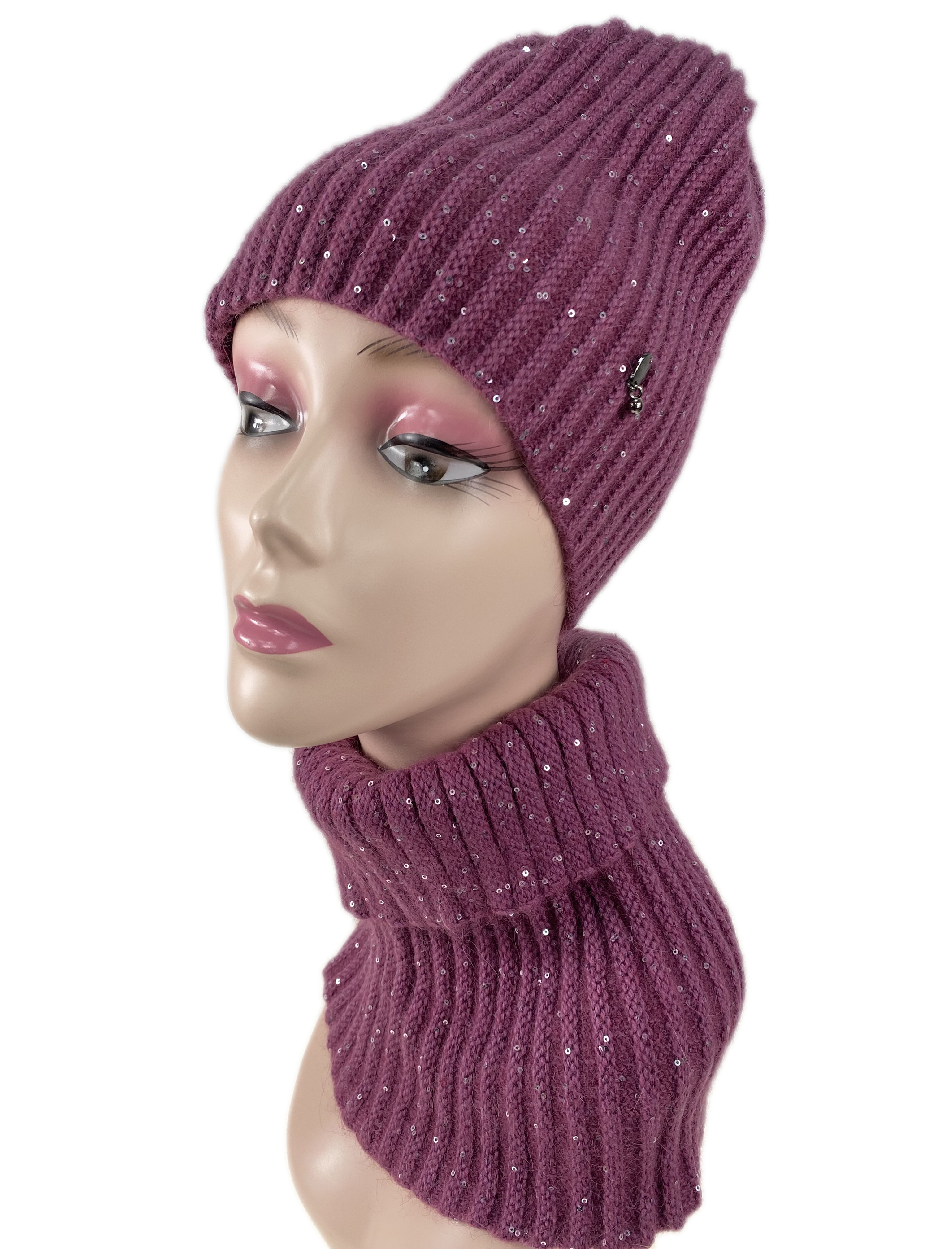 Комплект шапка женская и манишка, цвет красно-фиолетовый