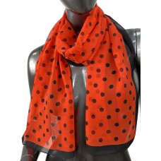 На фото 1 - Легкий палантин-шарф с принтом, цвет красный с черным