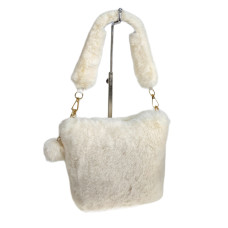 На фото 1 - Женская сумка из искусственного меха, цвет молочный