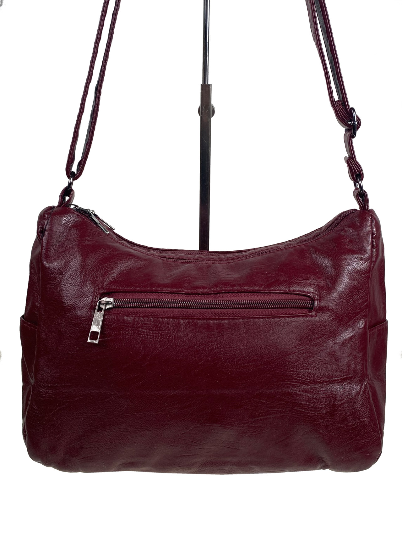 На фото 2 -  Женская сумка из искусственной кожи, цвет бордовый