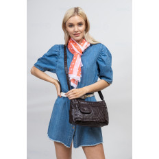 На фото 2 - Женская сумка из искусственной кожи, цвет шоколад