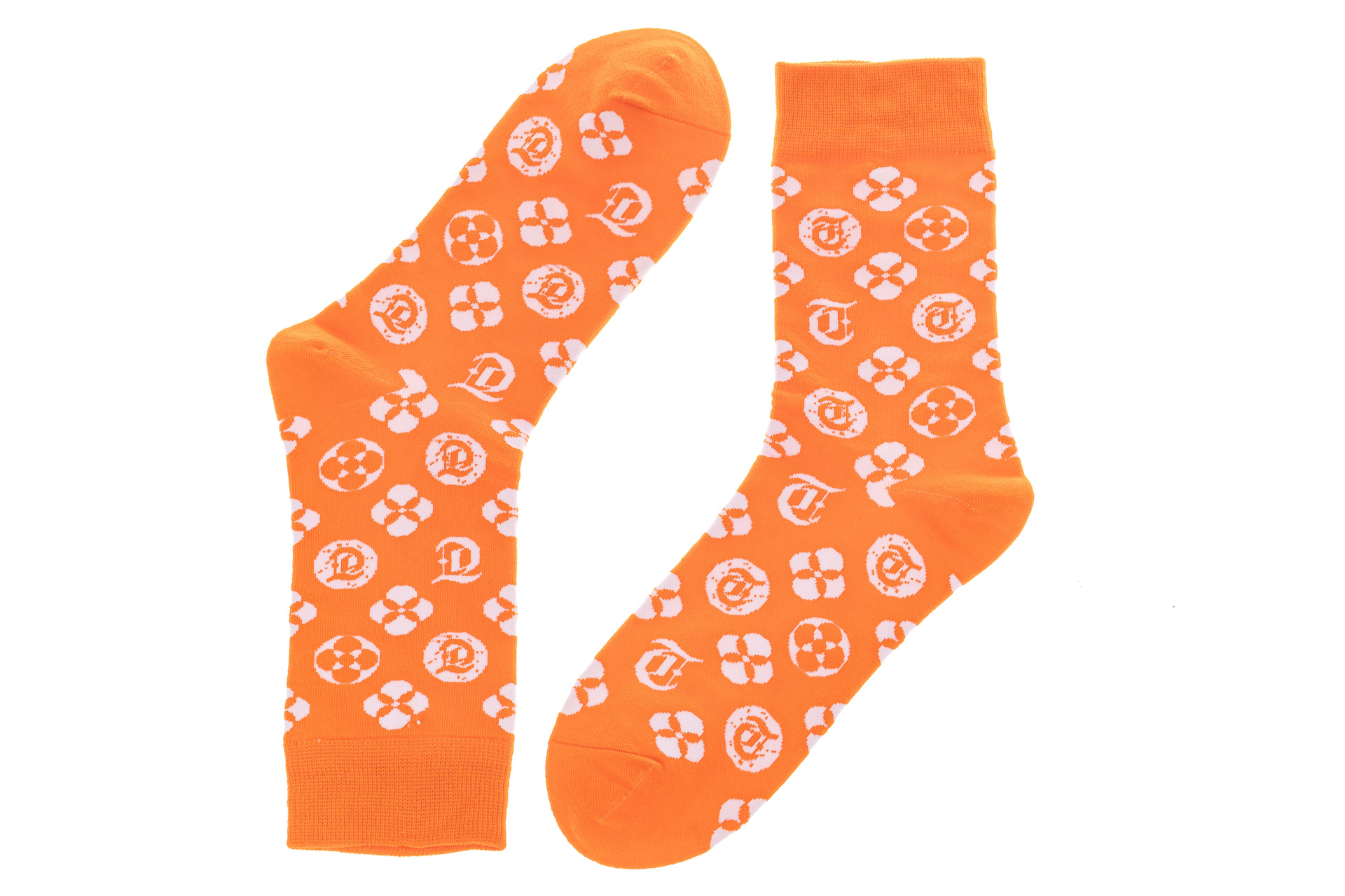 На фото 2 - Носки с иконками, оранжевые
