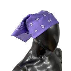 На фото 1 - Легкий платок-бандана, цвет фиолетовый