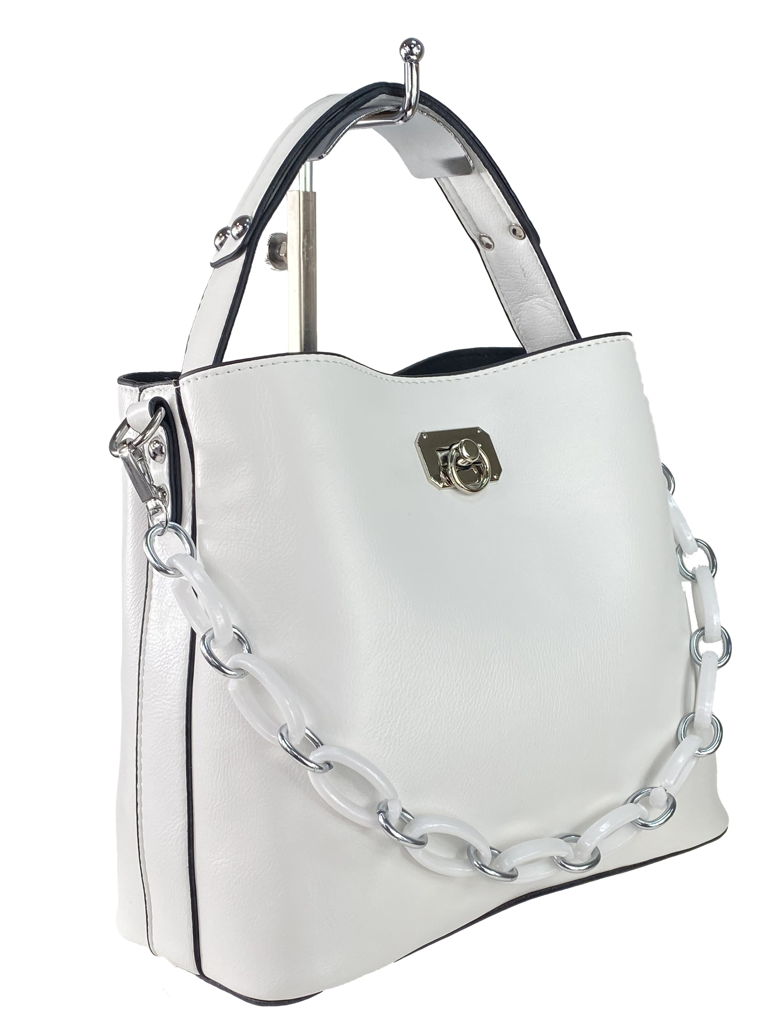 На фото 1 - Женская сумка через плечо из искусственной кожи с ручкой-цепочкой, цвет белый