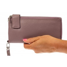 На фото 3 - Женский полноразмерный кошелек из натуральной кожи, цвет сирень
