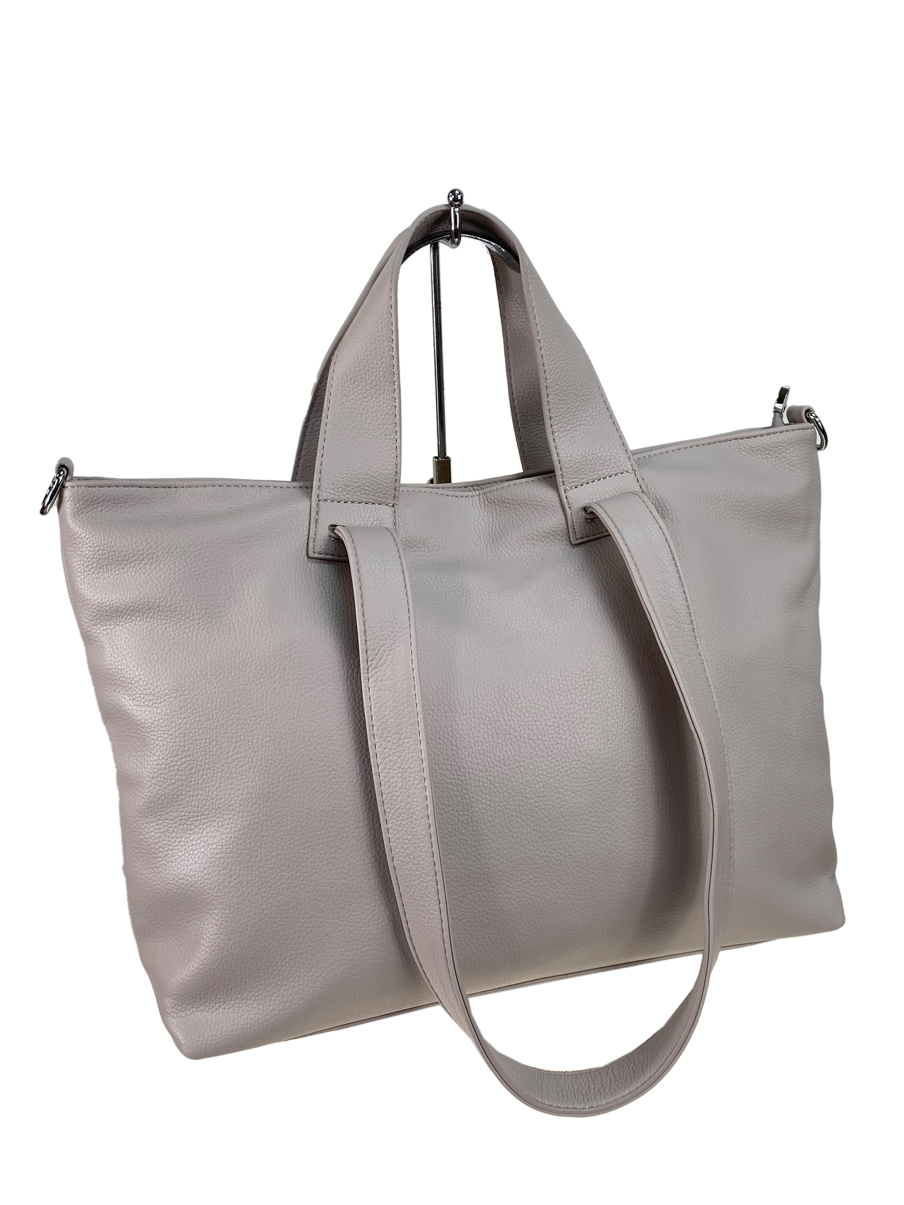 На фото 1 - Женская сумка из искусственной кожи цвет светло серый