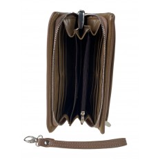 На фото 2 - Женское портмоне из мягкой искусственной кожи,  цвет песочный