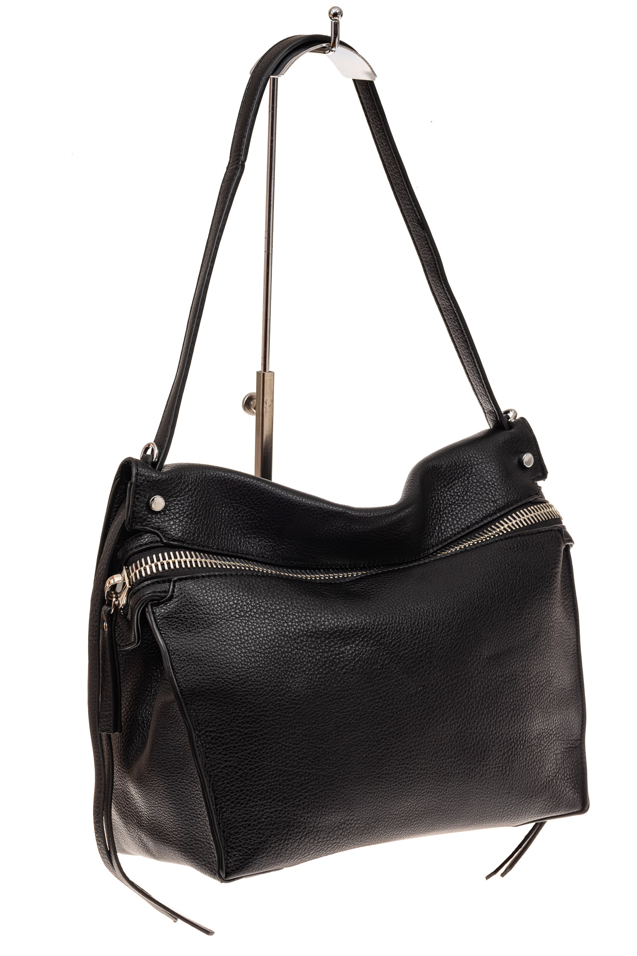 На фото 1 - Женская сумка со смещенной молнией из эко-кожи, черная