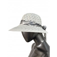 На фото 1 - Летняя женская шляпа, цвет белый