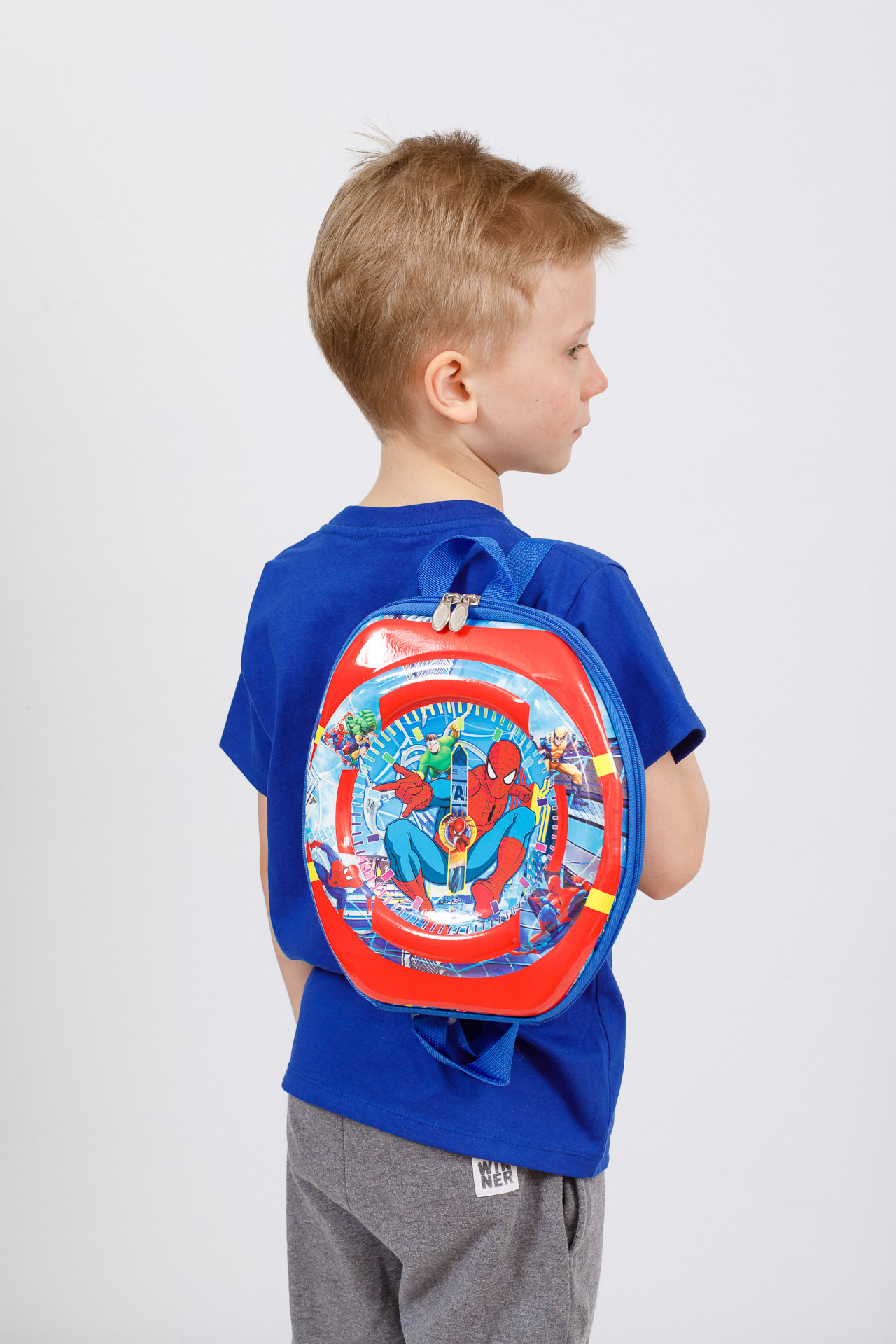 На фото 4 - Маленький детский рюкзачок с ярким дизайном, цвет синий