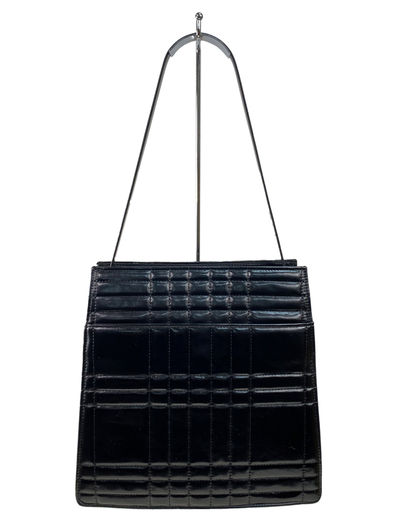 На фото 2 - Каркасная женская сумка из искусственной кожи, цвет черный