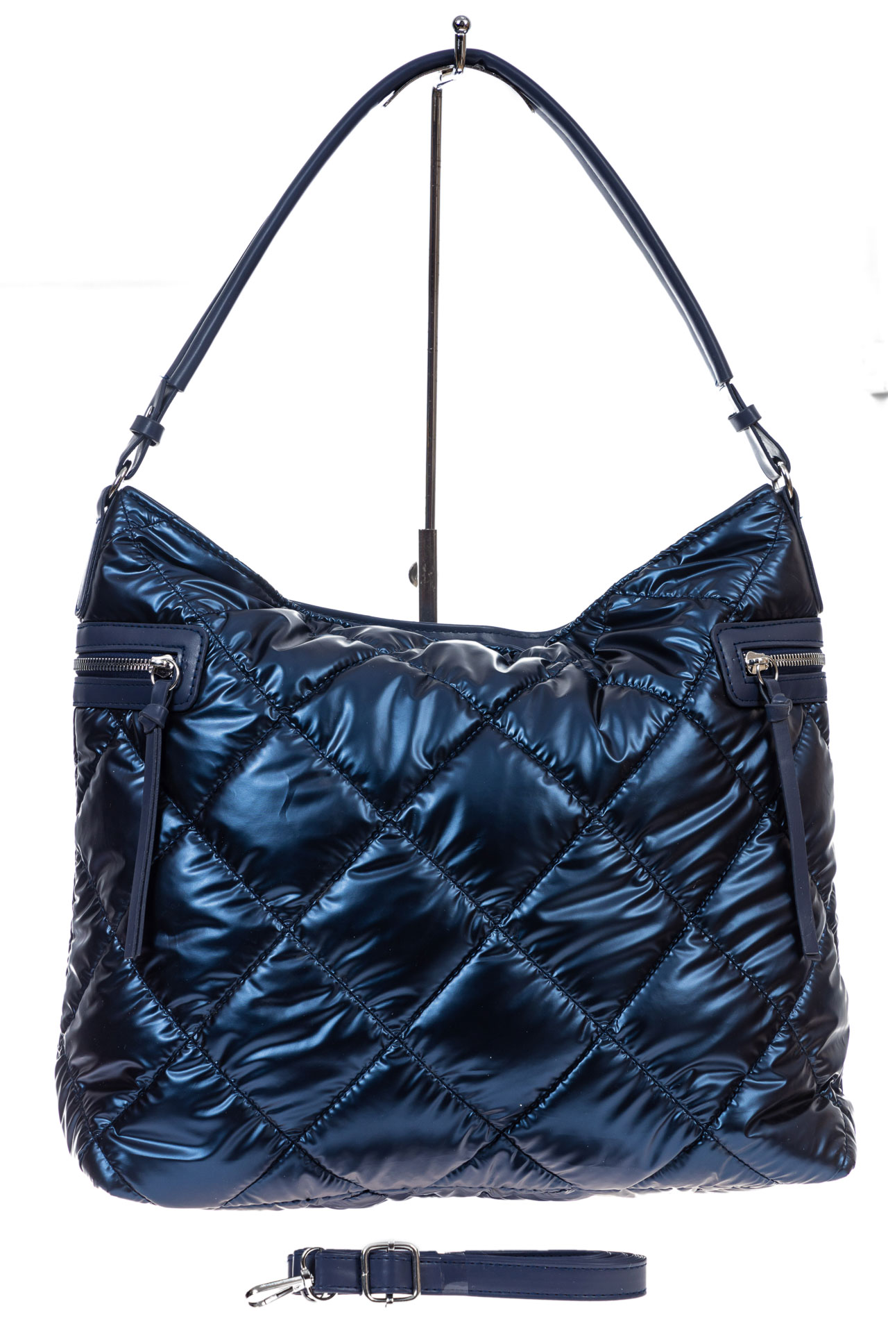 На фото 2 - Женская сумка-шоппер из водооталкивающей ткани, цвет синий металлик