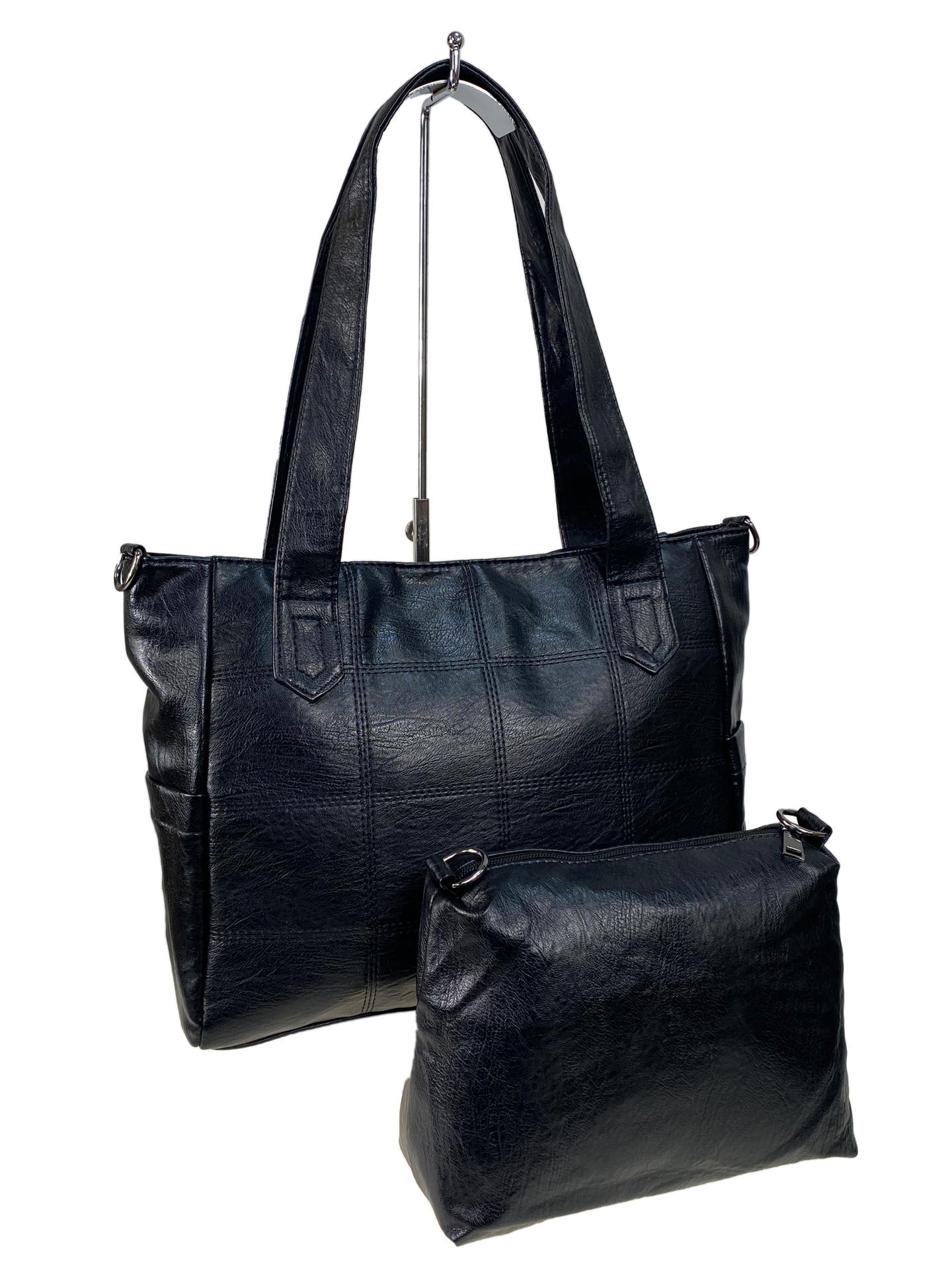 На фото 1 - Женская сумка из искусственной кожи цвет черный