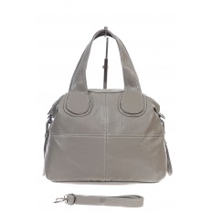 На фото 2 -  Женская классическая сумка из искусственной кожи, цвет серо-белый
