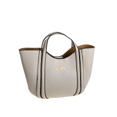 На фото 1 - Женская сумка из искусственной кожи, цвет белый