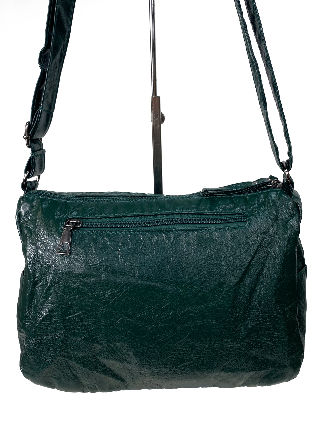 На фото 2 - Женская сумка  из искусственной кожи, цвет зеленый